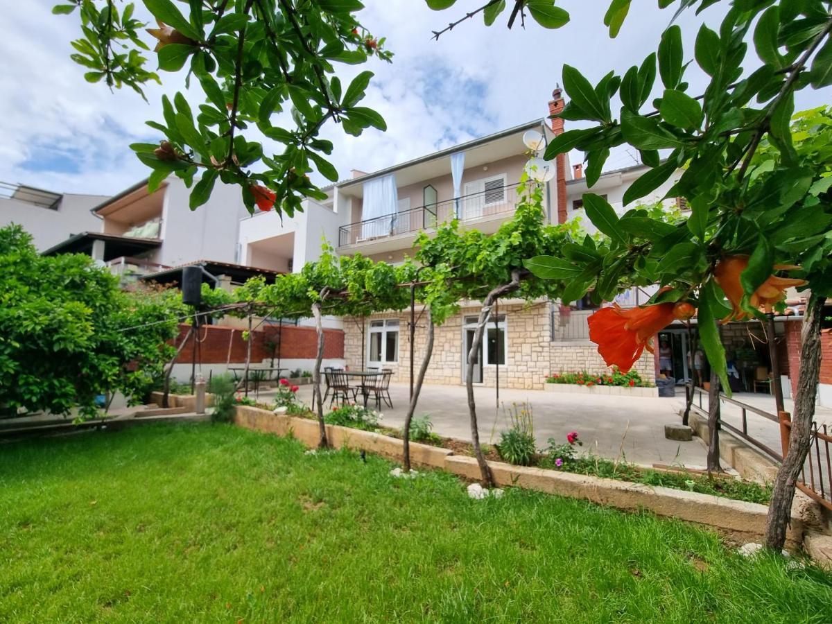 Retreat With Free Parking * Pula