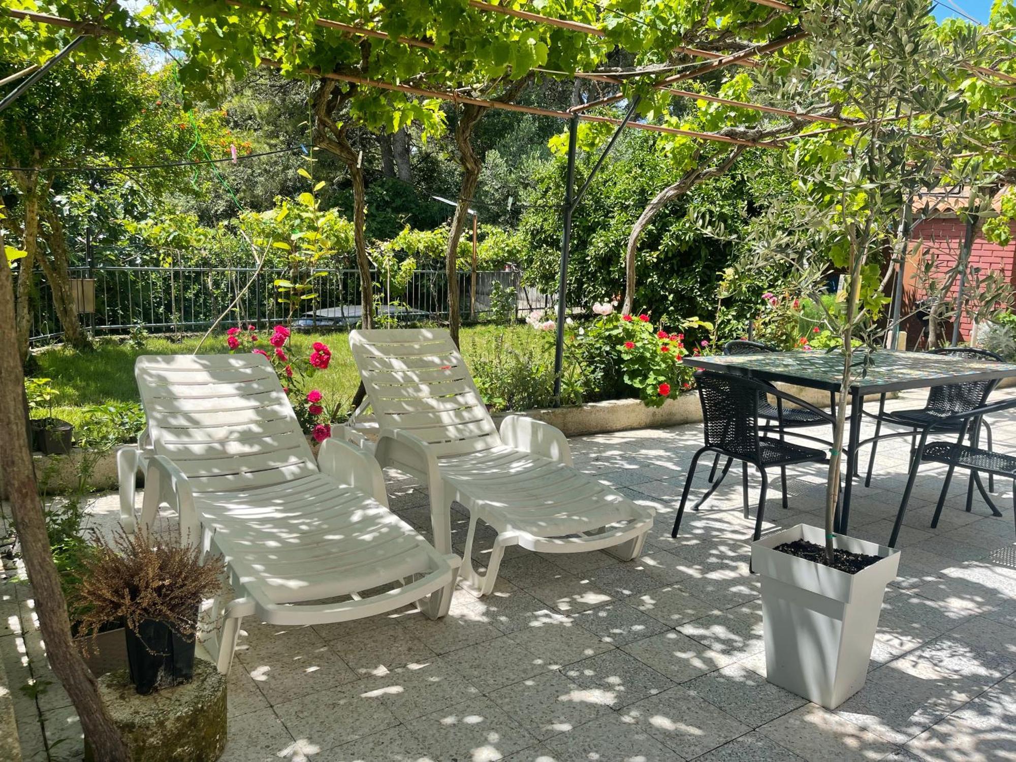 Retreat With Free Parking