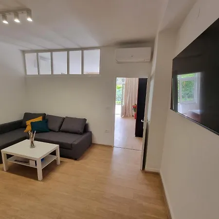 Retreat Apartments With Free Parking Pula Exterior photo