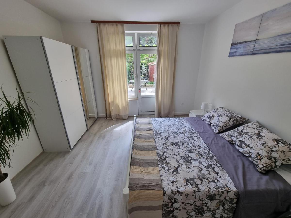 Retreat With Free Parking